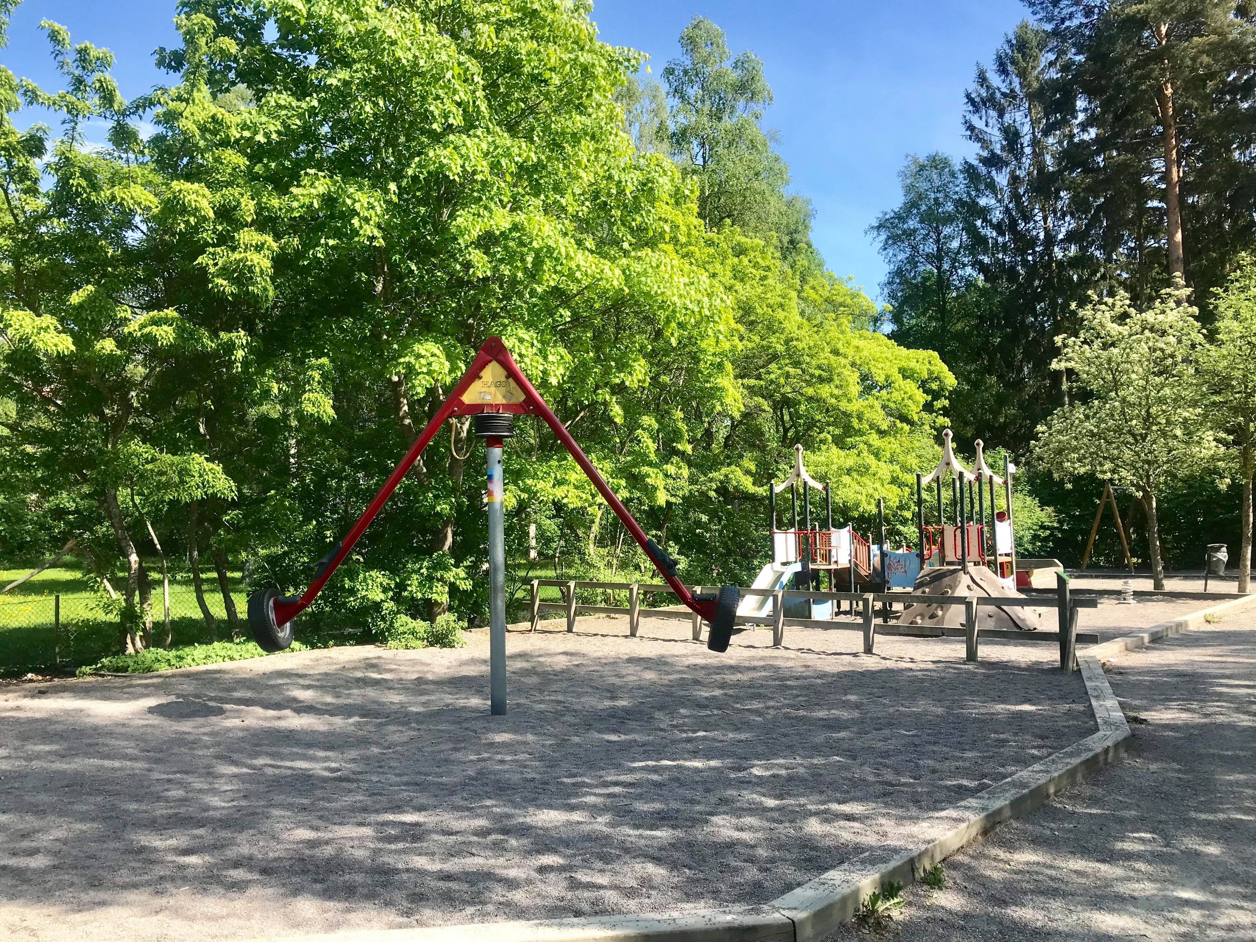 Allmän lekplats i närheten